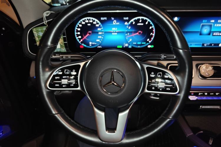 Used Mercedes-Benz GLE 2023 GLE 450 4MATIC Stylish Model Steering Wheel