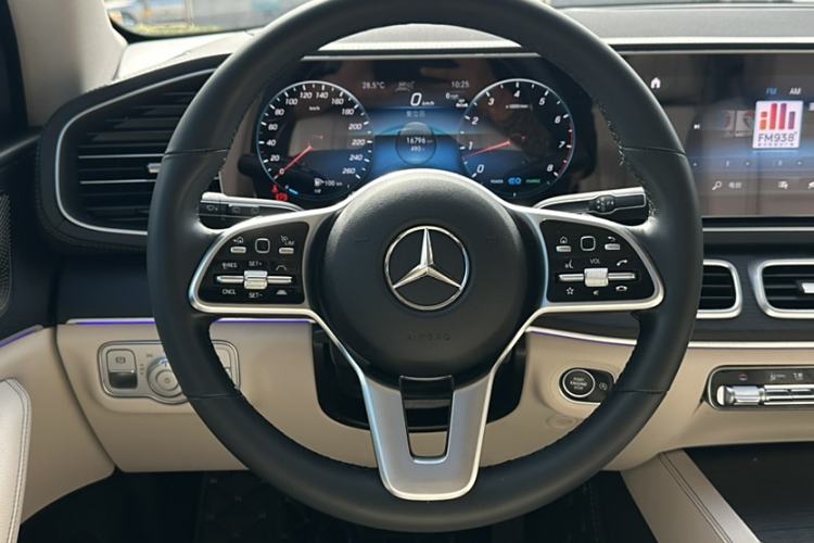 Used Mercedes-Benz GLE 2023 GLE 450 4MATIC Luxury Model Steering Wheel