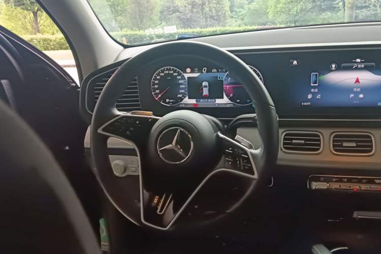 Used Mercedes-Benz GLE 2023 GLE 450 4MATIC AMG Line Steering Wheel
