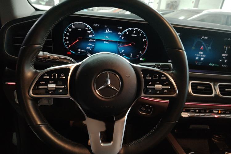 Used Mercedes-Benz GLE 2023 GLE 350 4MATIC Stylish Model Steering Wheel