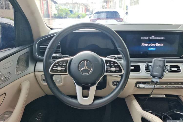 Used Mercedes-Benz GLE 2023 GLE 450 4MATIC Stylish Model Steering Wheel