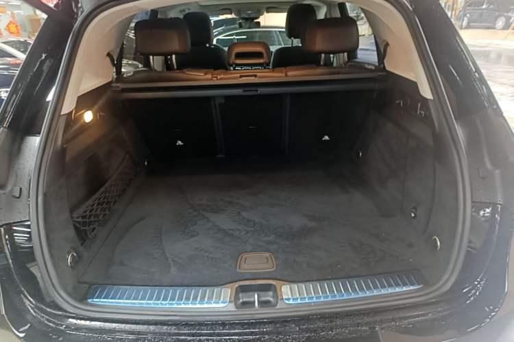 Used Mercedes-Benz GLE 2023 GLE 350 4MATIC Stylish Model Trunk