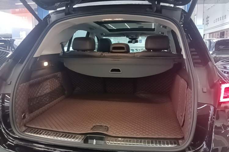 Used Mercedes-Benz GLE 2023 GLE 350 4MATIC Stylish Model Trunk