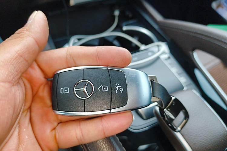 Used Mercedes-Benz GLE 2023 GLE 450 4MATIC Stylish Model Vehicle Key