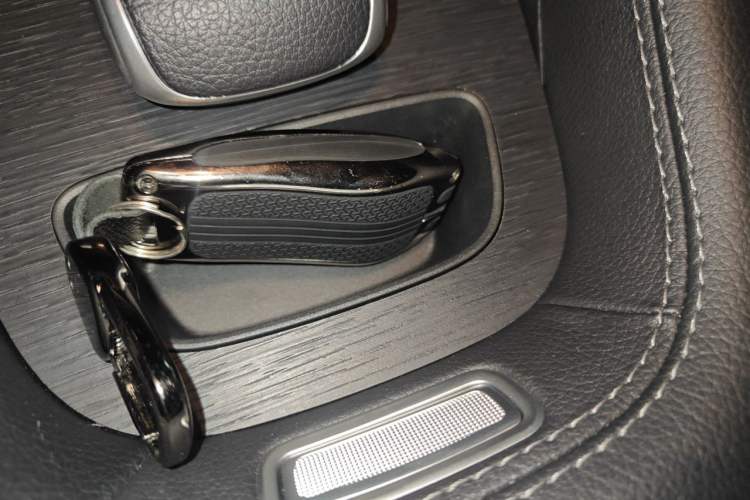 Used Mercedes-Benz GLE  Vehicle Key