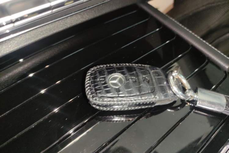 Used Mercedes-Benz GLE 2023 GLE 350 4MATIC Coupe SUV Luxury Model Vehicle Key