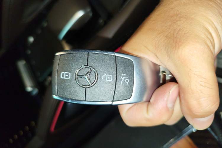 Used Mercedes-Benz GLE 2023 GLE 350 4MATIC Stylish Model Vehicle Key