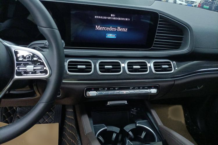 Used Mercedes-Benz GLE 2023 GLE 350 4MATIC Stylish Model Audio And AC Panel