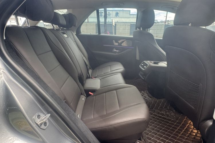 Used Mercedes-Benz GLE 2023 GLE 350 4MATIC Stylish Model Interior 11