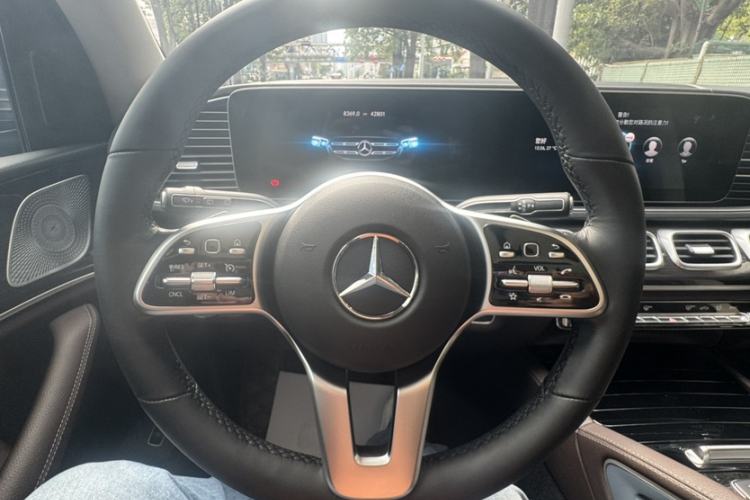 Used Mercedes-Benz GLE 2023 GLE 350 4MATIC Stylish Model Interior 2