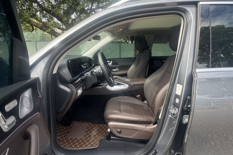 Used Mercedes-Benz GLE 2023 GLE 350 4MATIC Stylish Model Interior 4