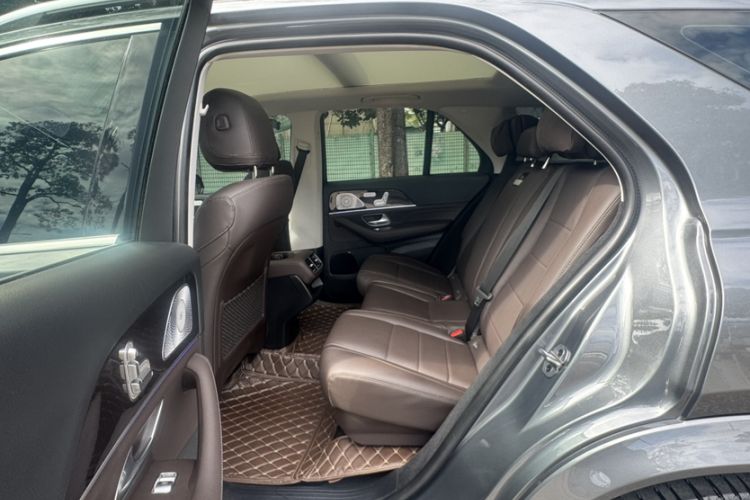 Used Mercedes-Benz GLE 2023 GLE 350 4MATIC Stylish Model Interior 6