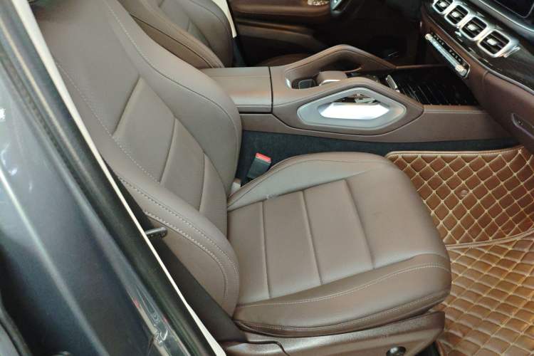 Used Mercedes-Benz GLE 2023 GLE 350 4MATIC Stylish Model Right Front Seat