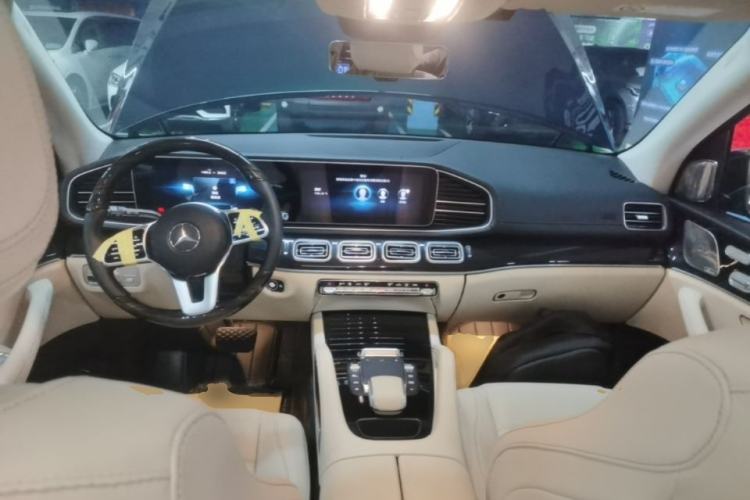 Used Mercedes-Benz GLE 2023 GLE 350 4MATIC Stylish Model Center Console