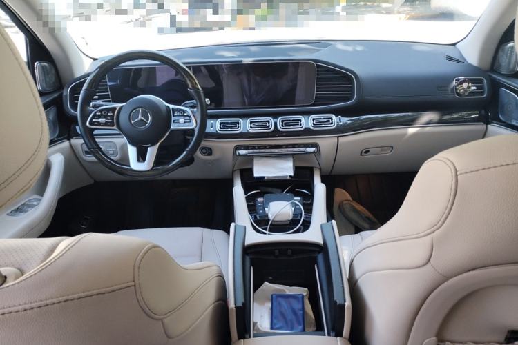 Used Mercedes-Benz GLE 2023 GLE 350 4MATIC Stylish Model Center Console