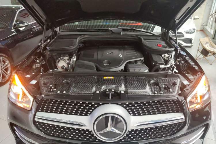 Used Mercedes-Benz GLE 2023 GLE 450 4MATIC Stylish Model Engine Bay