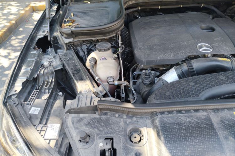 Used Mercedes-Benz GLE 2023 GLE 350 4MATIC Stylish Model Engine Bay Right