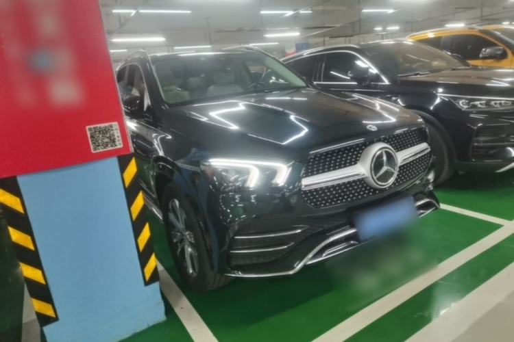 Used Mercedes-Benz GLE 2023 GLE 350 4MATIC Stylish Model Front Right 45 Deg