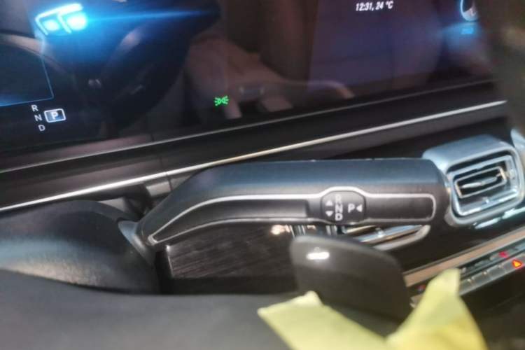 Used Mercedes-Benz GLE 2023 GLE 350 4MATIC Stylish Model Gear Lever