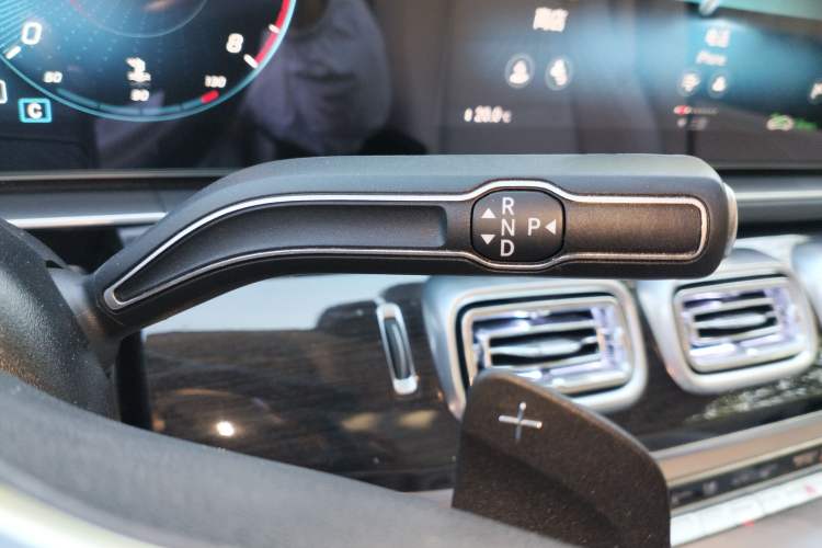 Used Mercedes-Benz GLE 2023 GLE 350 4MATIC Stylish Model Gear Lever
