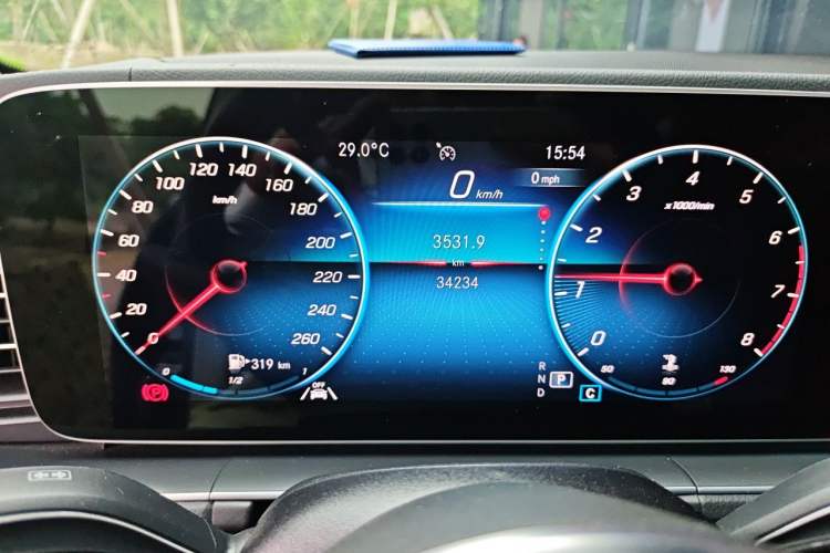 Used Mercedes-Benz GLE 2023 GLE 350 4MATIC Stylish Model Instrument Cluster