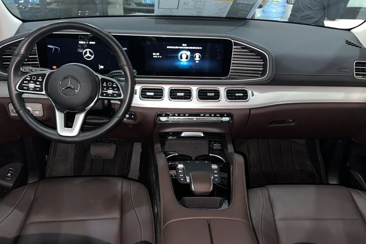 Used Mercedes-Benz GLE 2023 GLE 450 4MATIC Stylish Model Interior 3