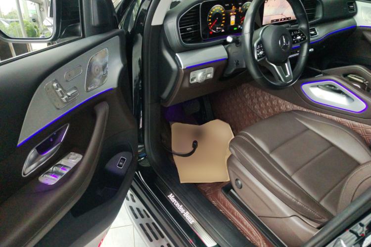 Used Mercedes-Benz GLE 2023 GLE 450 4MATIC Stylish Model Interior 3