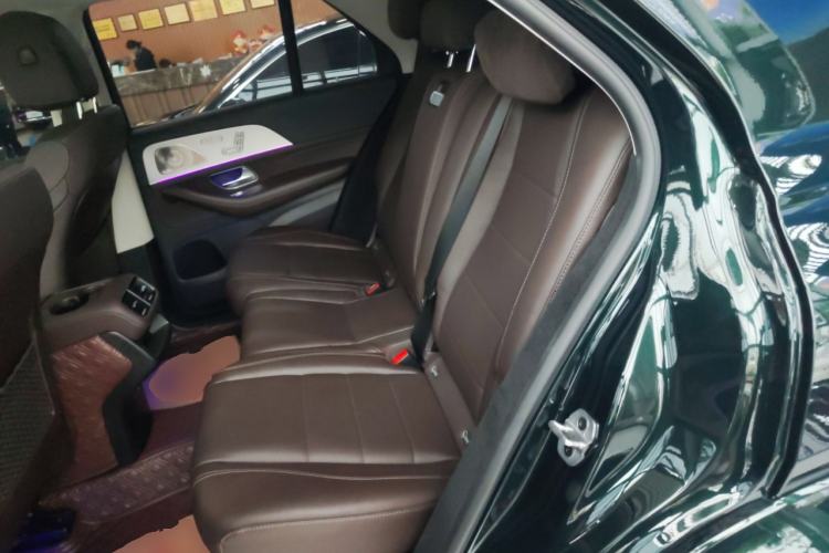 Used Mercedes-Benz GLE 2023 GLE 450 4MATIC Stylish Model Interior 4