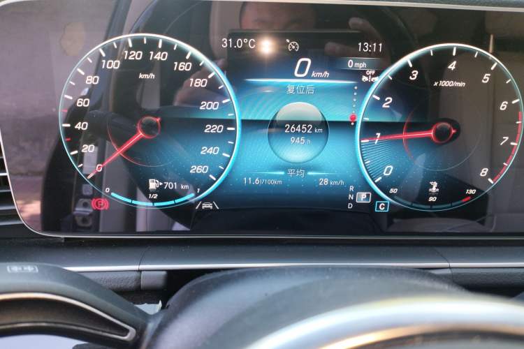 Used Mercedes-Benz GLE 2023 GLE 350 4MATIC Stylish Model Odometer Close Up