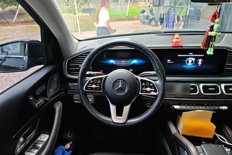 Used Mercedes-Benz GLE 2023 GLE 350 4MATIC Stylish Model Steering Wheel