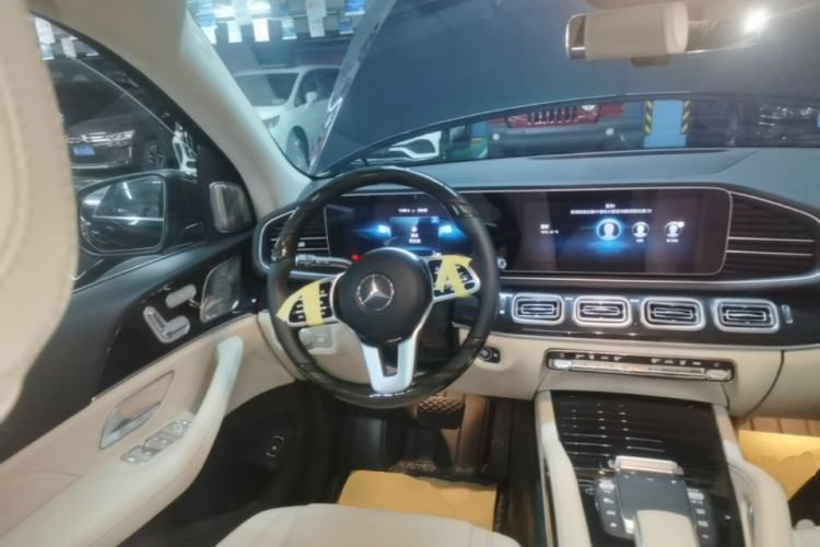 Used Mercedes-Benz GLE 2023 GLE 350 4MATIC Stylish Model Steering Wheel