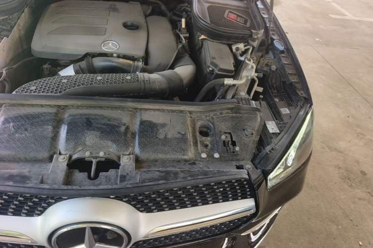 Used Mercedes-Benz GLE 2023 GLE 350 4MATIC Stylish Model Engine Bay Left