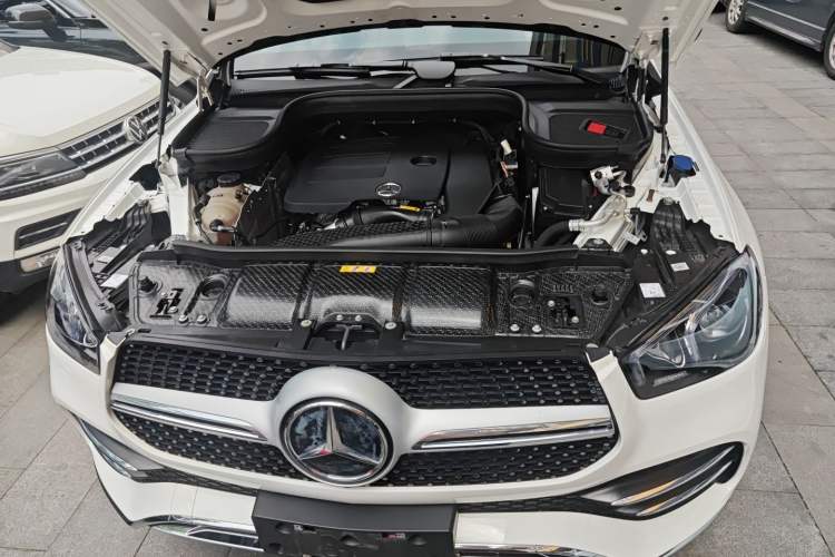 Used Mercedes-Benz GLE 2023 GLE 350 4MATIC Stylish Model Engine Bay
