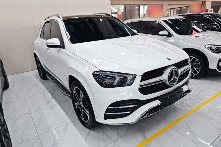 Used Mercedes-Benz GLE 2023 GLE 350 4MATIC Stylish Model Front Right 45 Deg