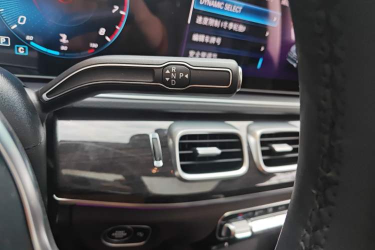 Used Mercedes-Benz GLE 2023 GLE 350 4MATIC Stylish Model Gear Lever