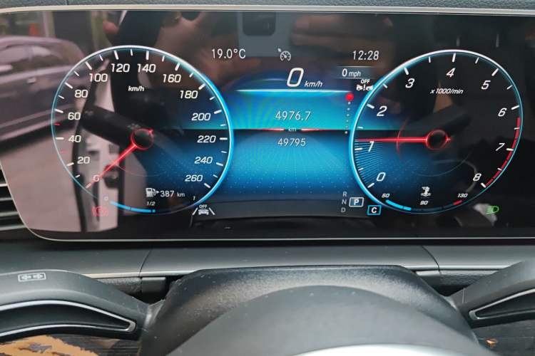 Used Mercedes-Benz GLE 2023 GLE 350 4MATIC Stylish Model Instrument Cluster