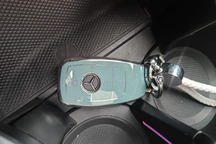 Used Mercedes-Benz GLE 2023 GLE 350 4MATIC Stylish Model Interior 1