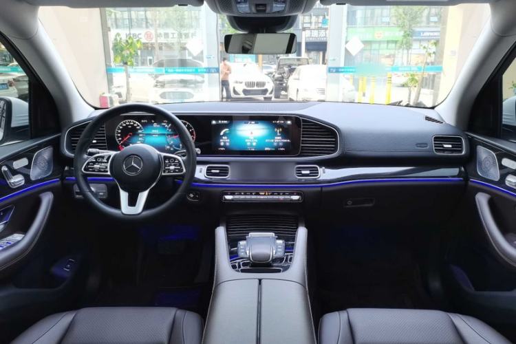Used Mercedes-Benz GLE 2023 GLE 350 4MATIC Stylish Model Interior 7