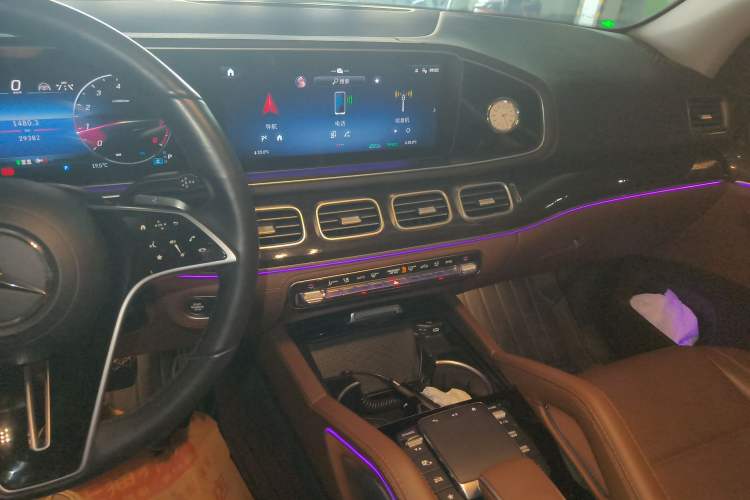 Used Mercedes-Benz GLE 2024 GLE 350 4MATIC Stylish Model Audio And AC Panel