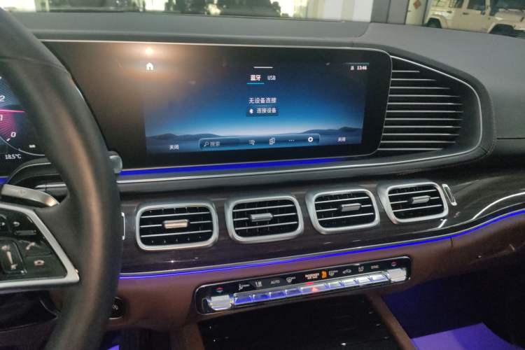 Used Mercedes-Benz GLE 2024 GLE 350 4MATIC Stylish Model Audio And AC Panel