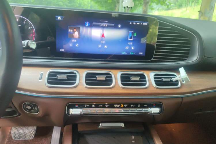 Used Mercedes-Benz GLE 2024 GLE 450 4MATIC Stylish Model Audio And AC Panel