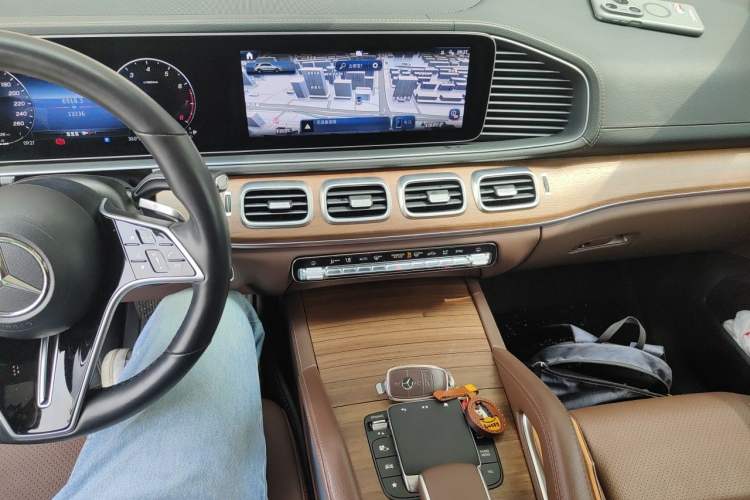Used Mercedes-Benz GLE 2024 GLE 450 4MATIC Stylish Model Audio And AC Panel