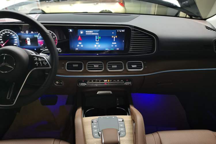 Used Mercedes-Benz GLE 2024 GLE 450 4MATIC Stylish Model Audio And AC Panel