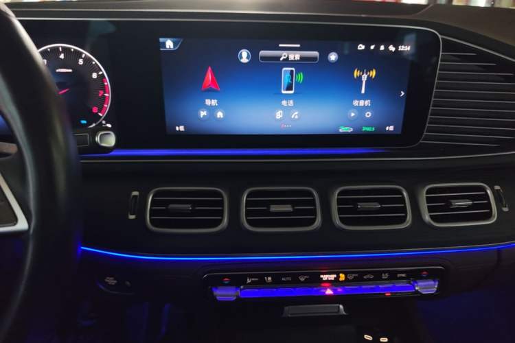 Used Mercedes-Benz GLE 2024 GLE 450 4MATIC Luxury Model Audio And AC Panel