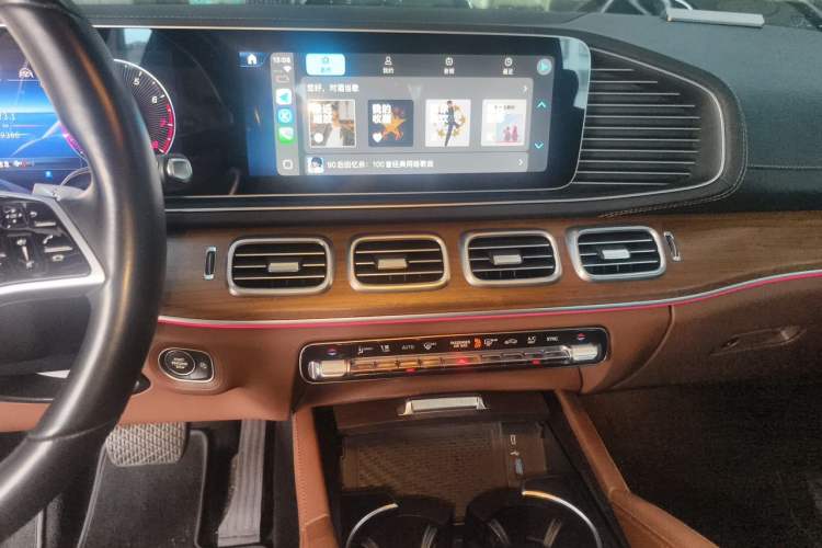 Used Mercedes-Benz GLE 2024 GLE 450 4MATIC Stylish Model Audio And AC Panel