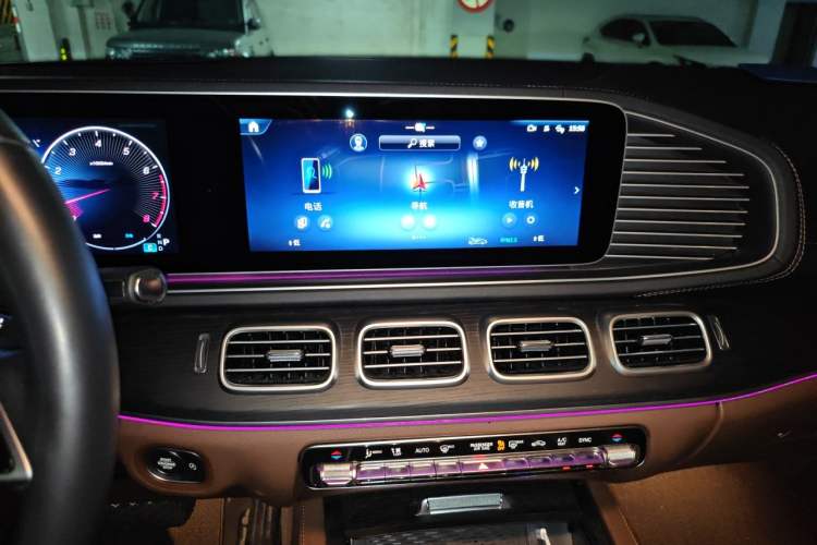 Used Mercedes-Benz GLE 2024 GLE 450 4MATIC Luxury Model Audio And AC Panel