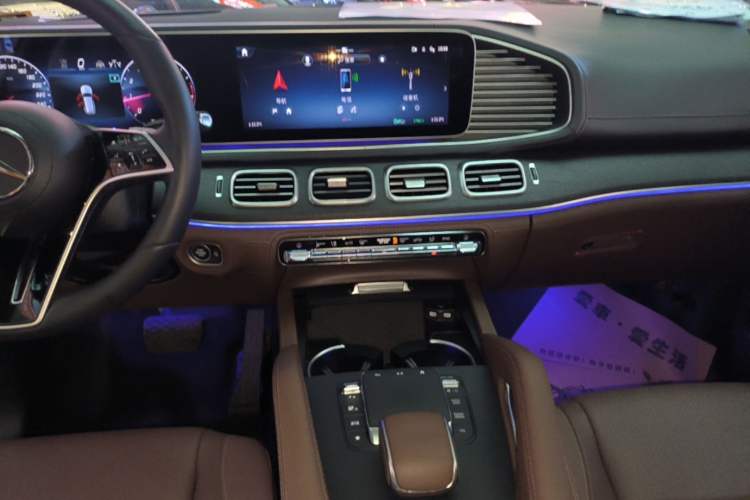 Used Mercedes-Benz GLE 2024 GLE 450 4MATIC Luxury Model Audio And AC Panel