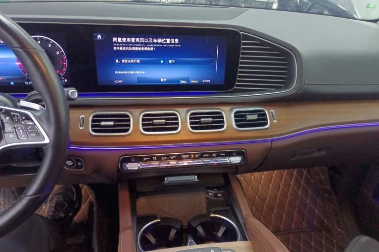Used Mercedes-Benz GLE 2024 GLE 450 4MATIC Stylish Model Audio And AC Panel