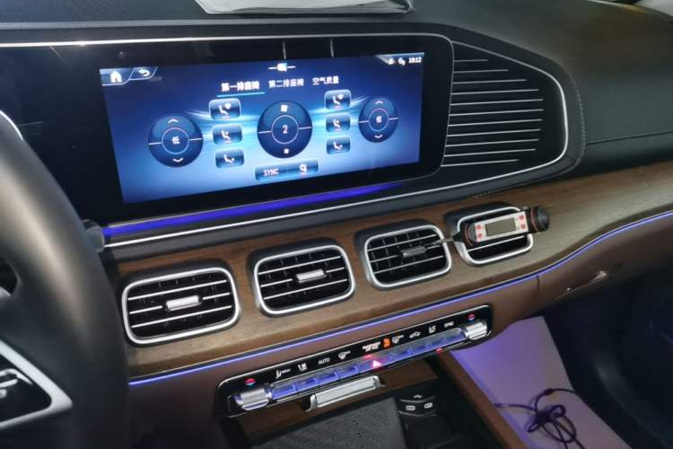 Used Mercedes-Benz GLE 2024 GLE 450 4MATIC Stylish Model Audio And AC Panel