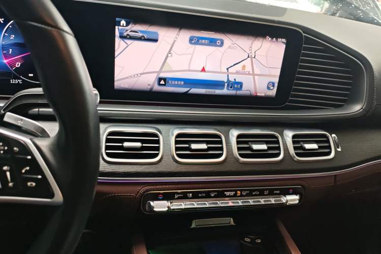 Used Mercedes-Benz GLE 2024 GLE 450 4MATIC Luxury Model Audio And AC Panel